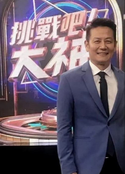 在校大学生大波波人美身材好屁股大道具自慰 - AV研究所